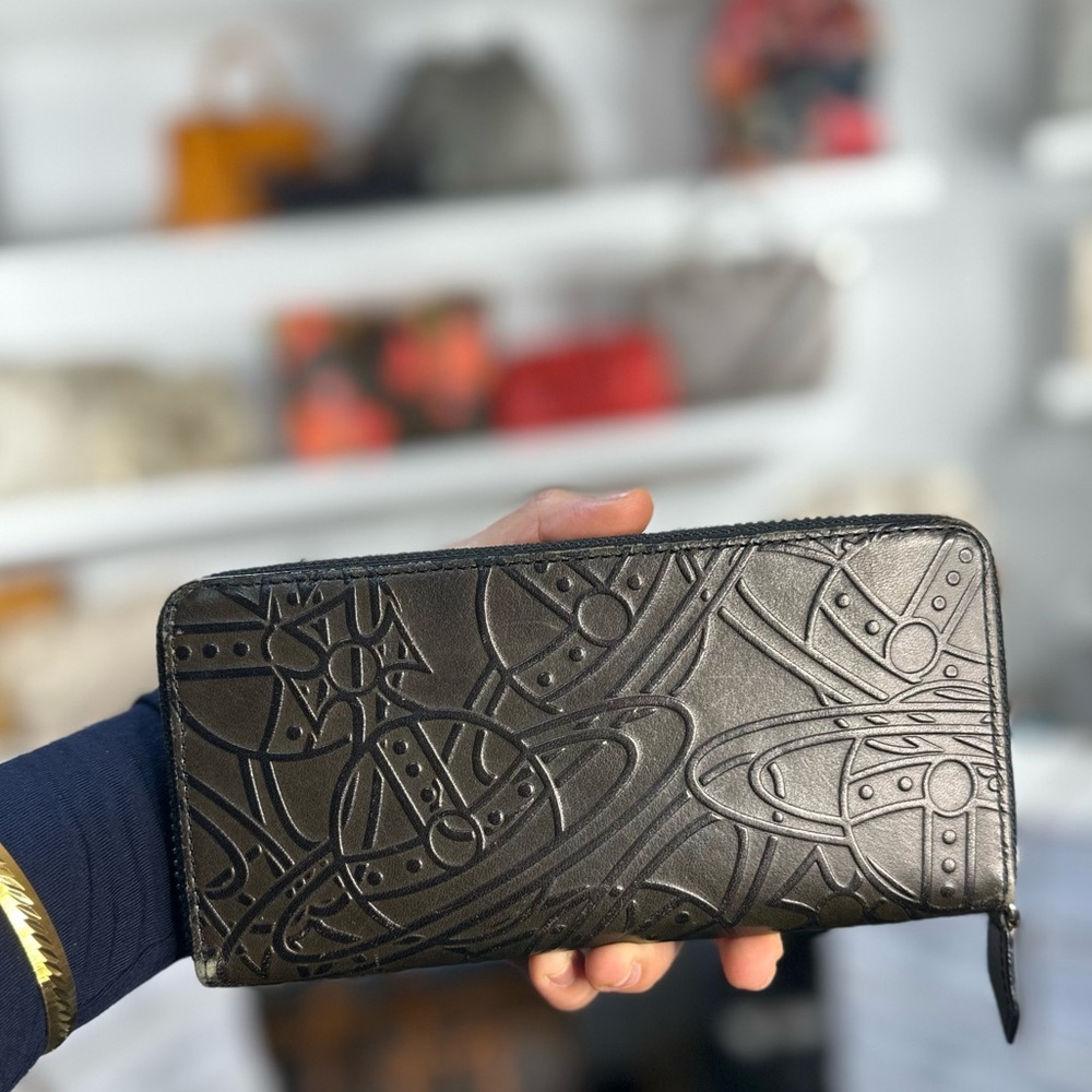 VIVIENNE WESTWOOD EMBOSSED ZIP WALLET